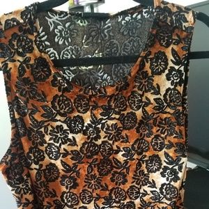 Brown velvet floral top N.W/O.T.